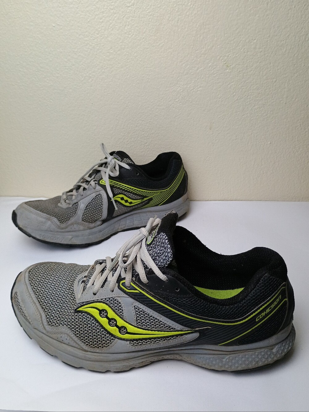 Saucony Grid Cohesion 10 Running Men's 13 Sneakers Shoes Black Grey Citron